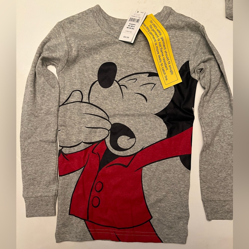 NWT Disney GAP pajamas set size 6